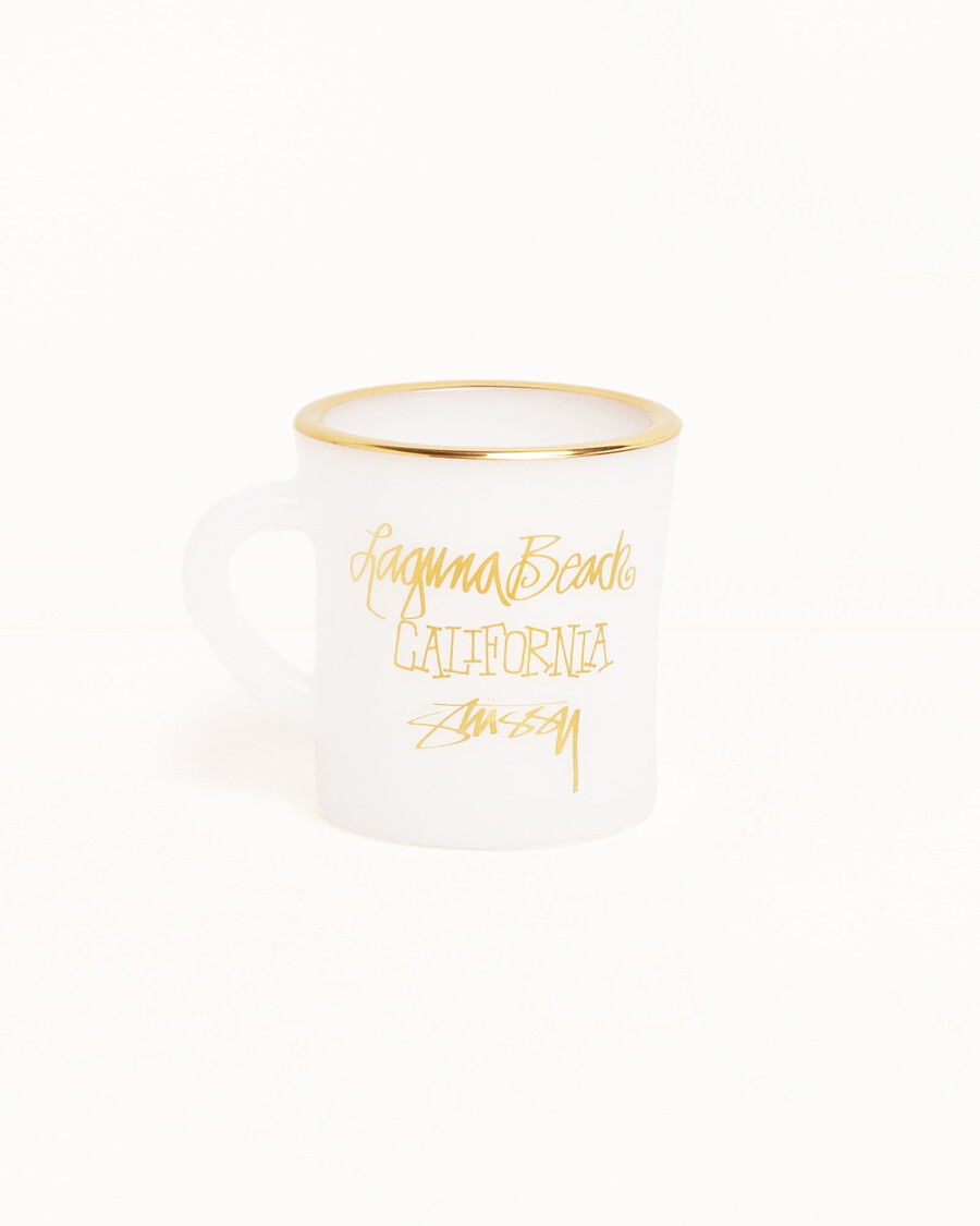 tazza in vetro di latte laguna