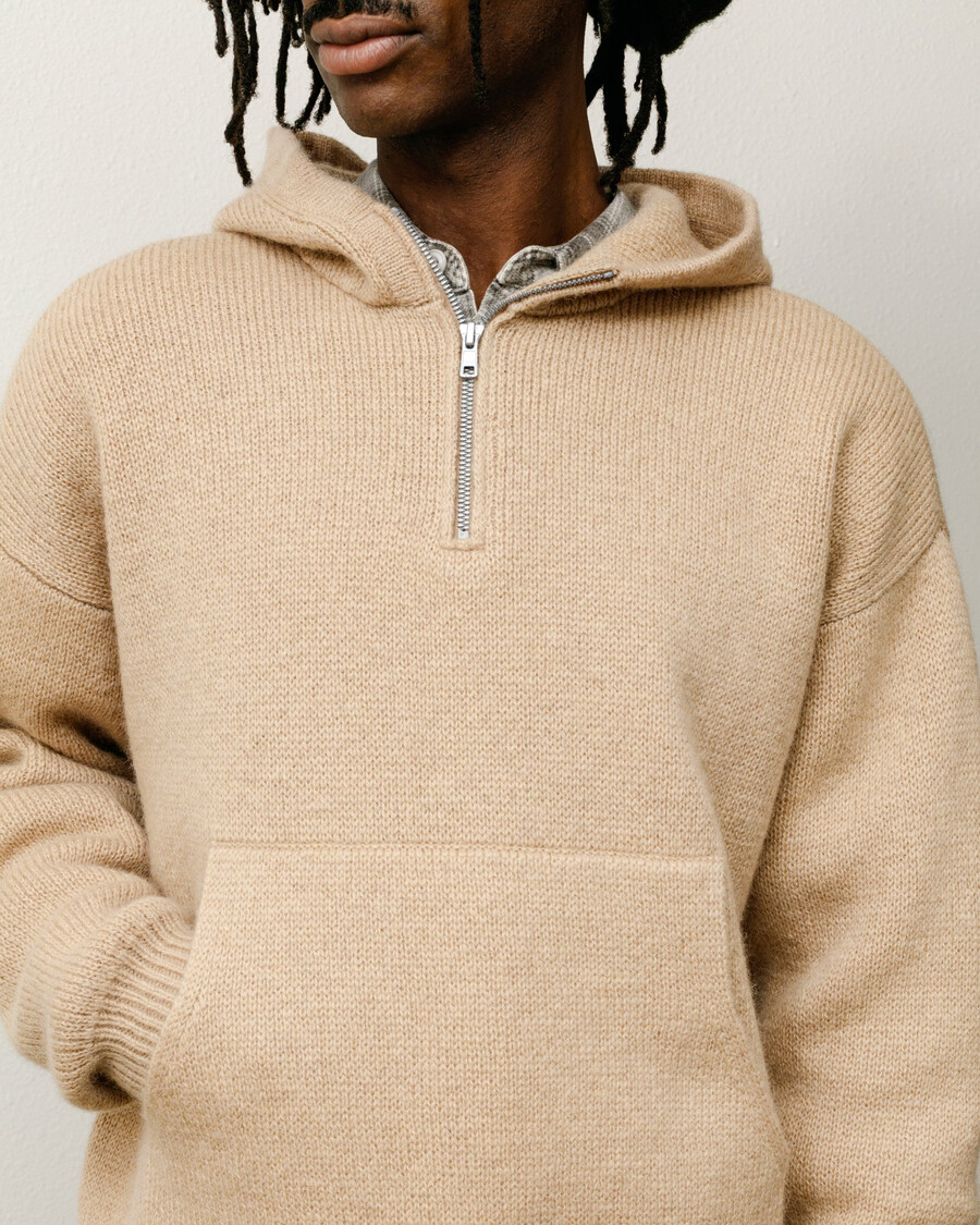felpa con cappuccio in maglia con cerniera a un quarto
